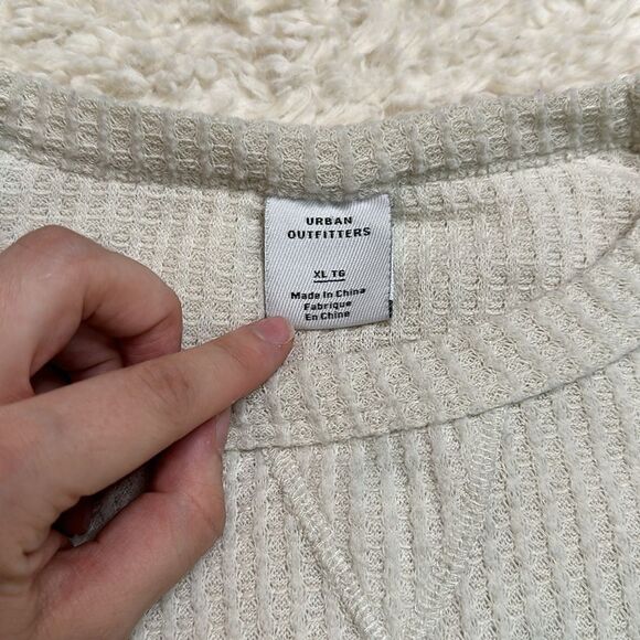 Urban Outfitters Cream Knit Long Sleeve Size XL - Picture 2 of 7